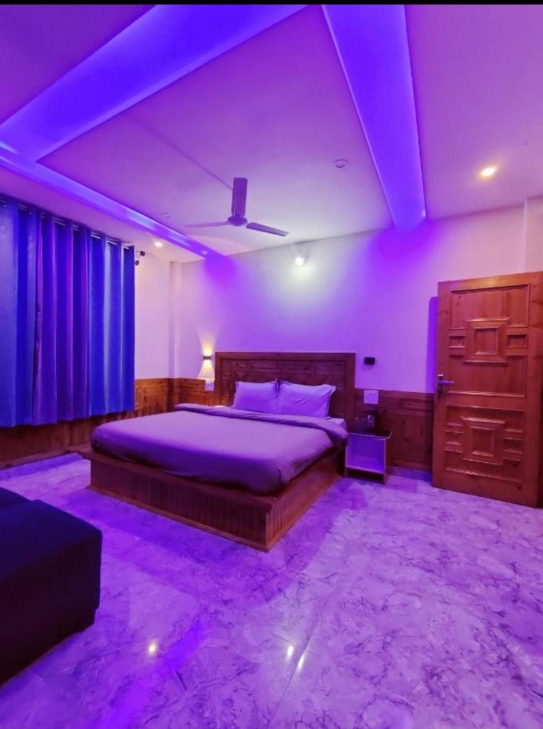 Delight Homestay Kasol Esterno foto