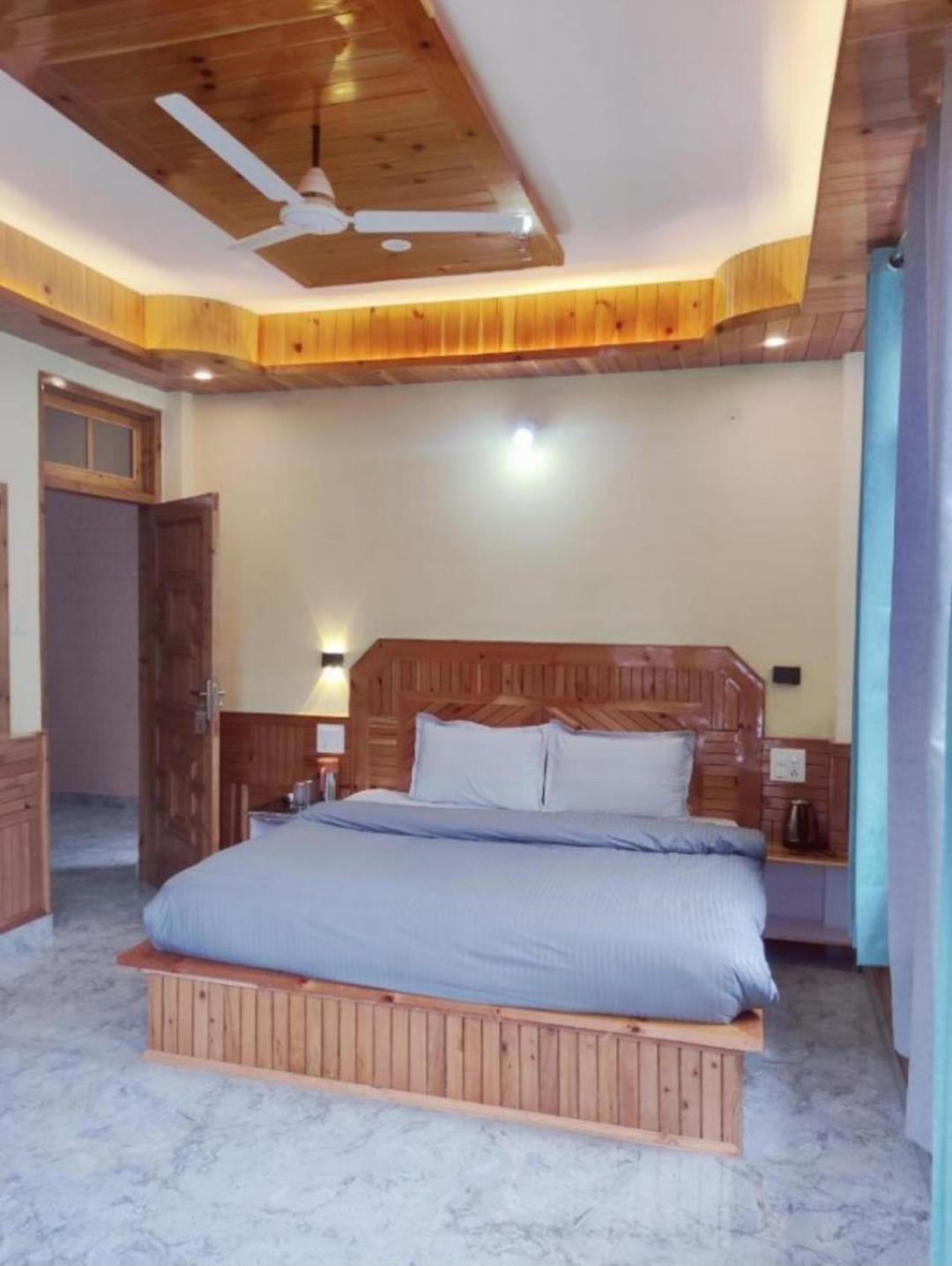 Delight Homestay Kasol Esterno foto