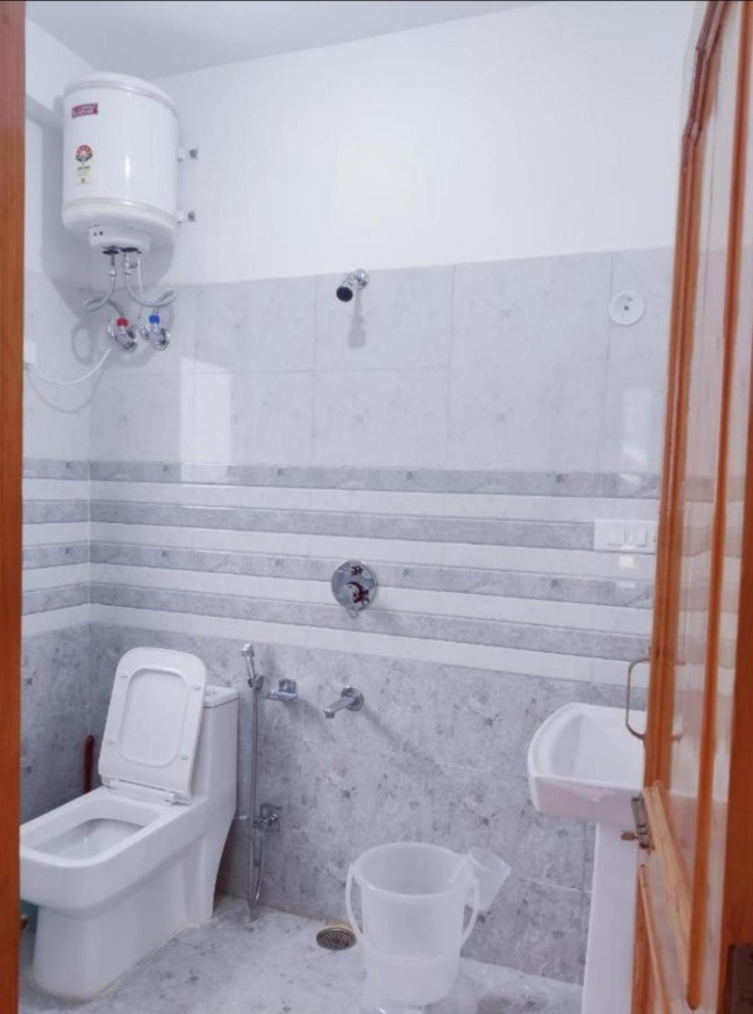 Delight Homestay Kasol Esterno foto
