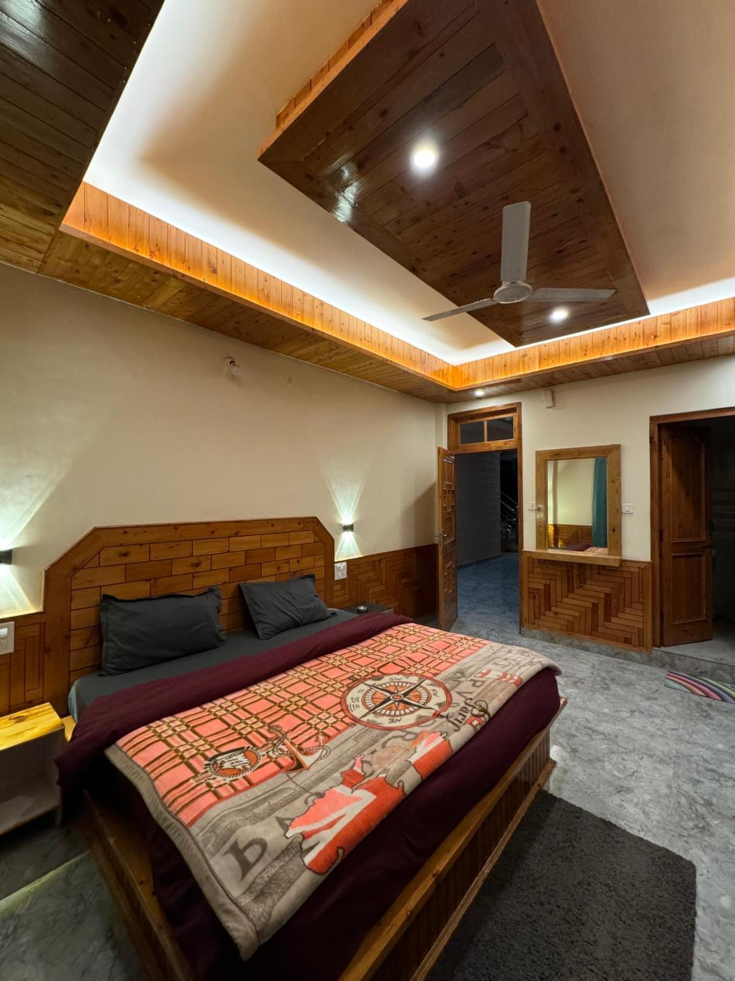 Delight Homestay Kasol Esterno foto
