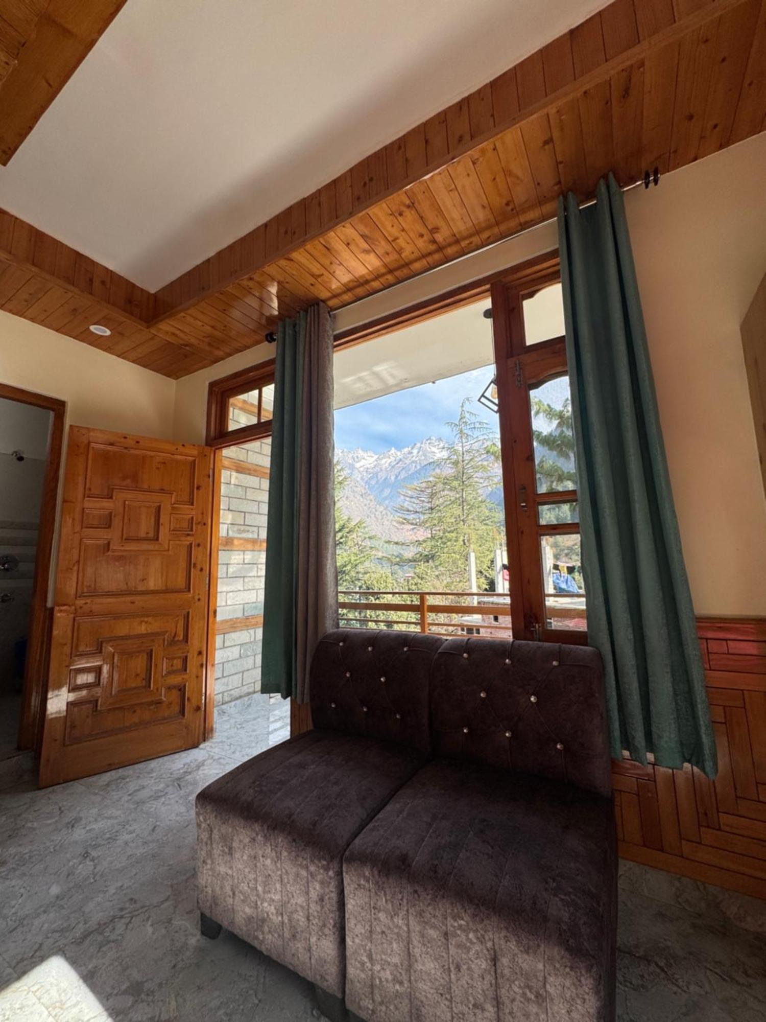 Delight Homestay Kasol Esterno foto