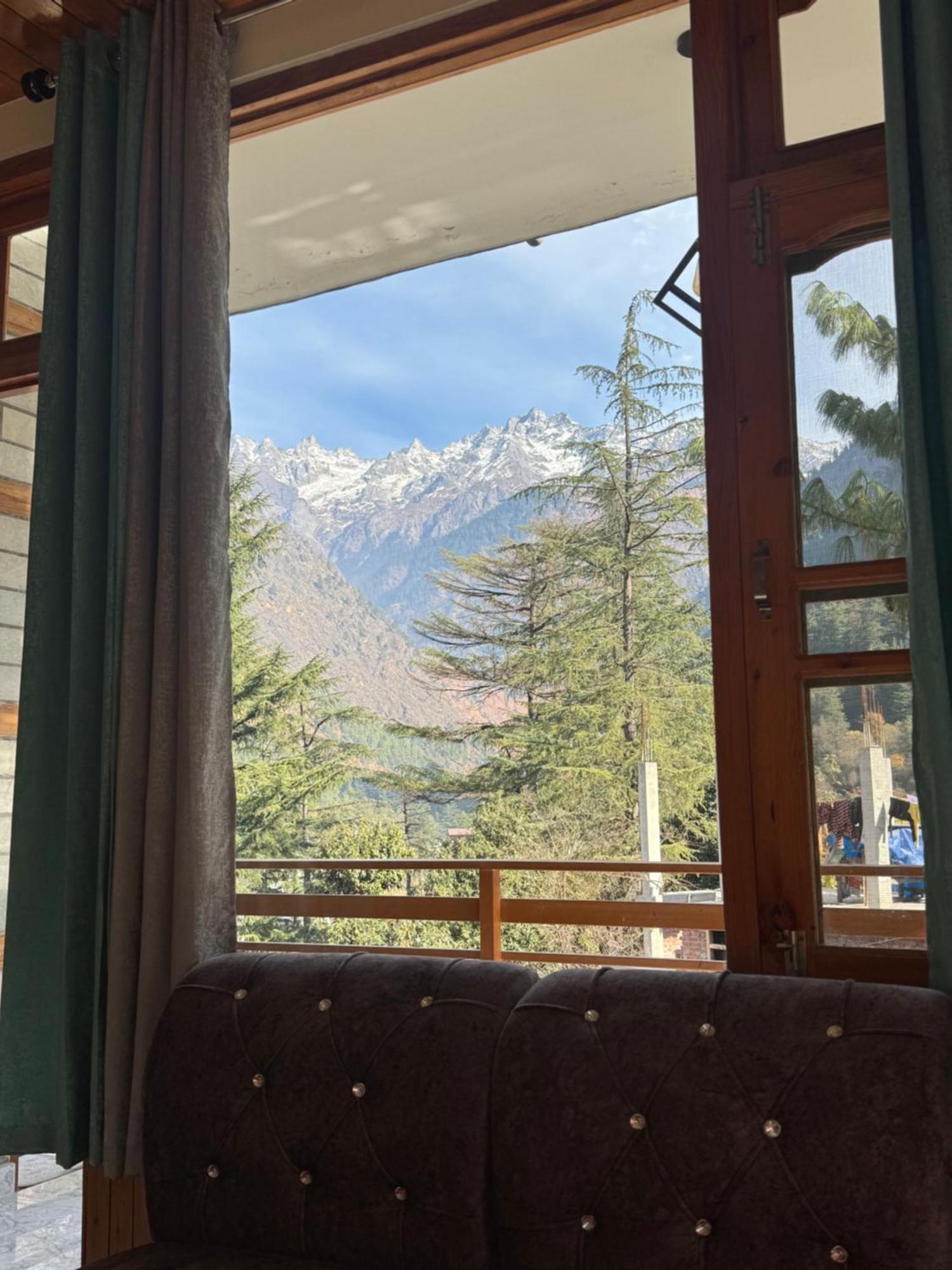 Delight Homestay Kasol Esterno foto